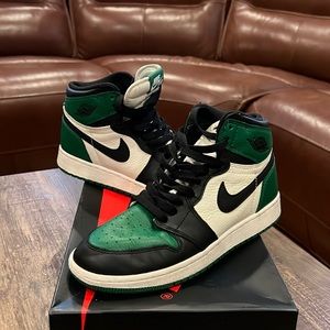 Pine green Jordan 1s